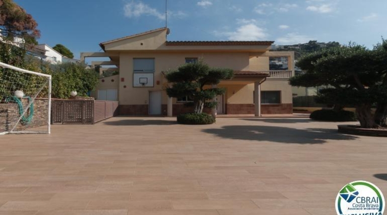 Gerona - Roses - 596m2