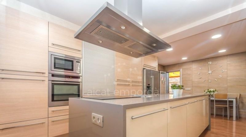 Gerona - Roses - 596m2