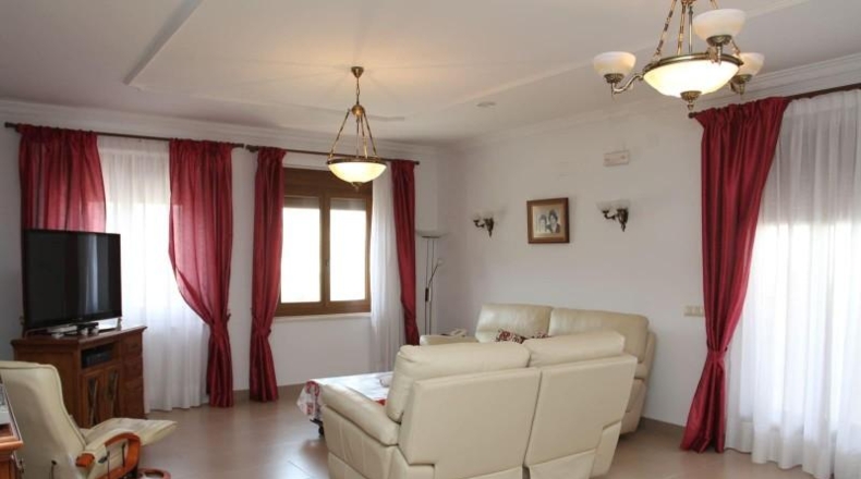 Málaga - Cuevas del Becerro - 653m2