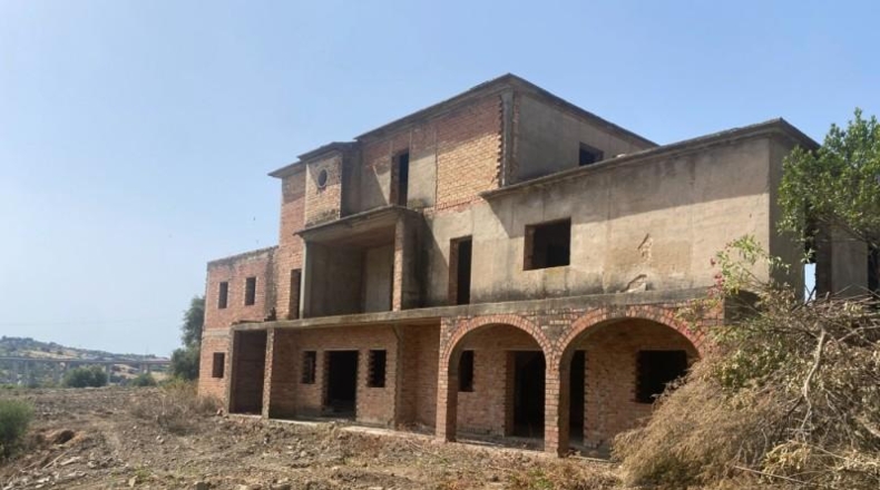 Málaga - Estepona - 12000m2