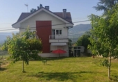 Отдельно стоящий дом с участком на продажу в городе Овьедо Фото