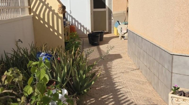 Alicante - Пилар-де-ла-Орадада - 667m2