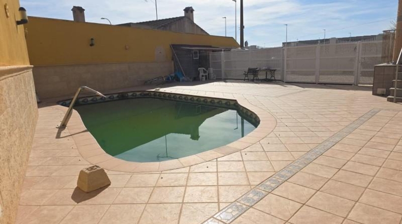 Alicante - Пилар-де-ла-Орадада - 667m2