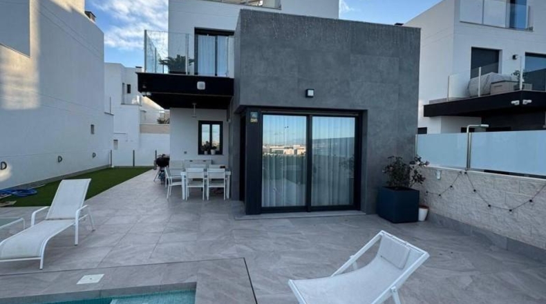 Alicante - Torrevieja - 215m2