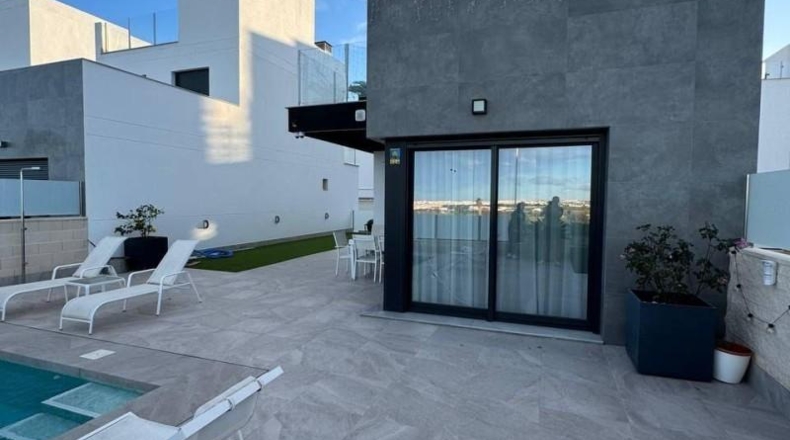 Alicante - Torrevieja - 215m2