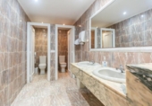 Chalet independiente con terreno en venta en la España, Cerdanyola del Vallès, ref: TR198590 foto