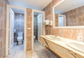 Chalet independiente con terreno en venta en la España, Cerdanyola del Vallès, ref: TR198590 foto