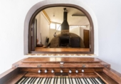 Chalet independiente con terreno en venta en la España, Cerdanyola del Vallès, ref: TR198590 foto