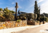 Отдельно стоящий дом с участком на продажу в городе Castellar del Vallès Фото