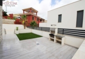 Xalet independent amb terreny en venda a la España, Finestrat, ref.: TR133432 foto
