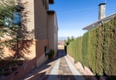 Chalet independiente con terreno en venta en la España, Monachil, ref: TR266859 foto