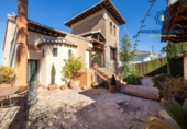 Chalet independiente con terreno en venta en la España, Monachil, ref: TR265117 foto