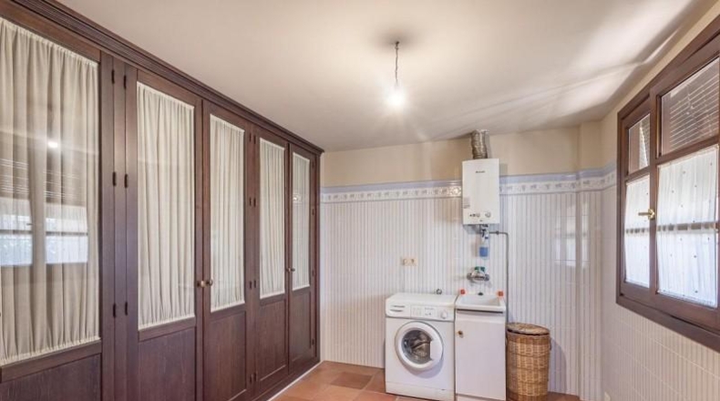 Granada - Ogíjares - 622m2