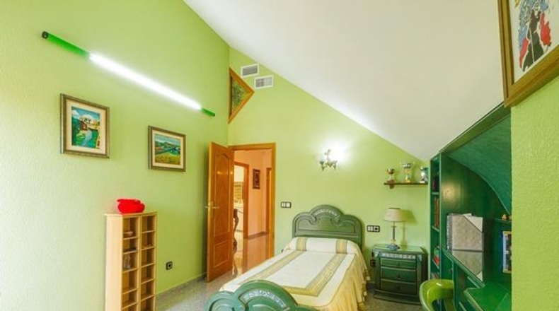 Alicante - San Vicente del Raspeig - 1100m2