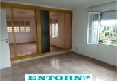 Chalet independiente con terreno en venta en la España, Santa Perpètua de Mogoda, ref: TR134229 foto