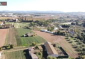 Загородный дом с участком на продажу в городе Vilanova i la Geltrú Фото