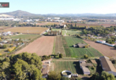 Загородный дом с участком на продажу в городе Vilanova i la Geltrú Фото