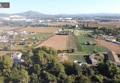 Загородный дом с участком на продажу в городе Vilanova i la Geltrú Фото