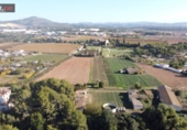 Загородный дом с участком на продажу в городе Vilanova i la Geltrú Фото
