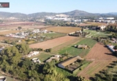 Загородный дом с участком на продажу в городе Vilanova i la Geltrú Фото