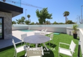 Chalet independiente con terreno en venta en la España, Pilar de la Horadada, ref: TR163841 foto