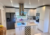 Chalet independiente con terreno en venta en la España, L'Alfàs del Pi, ref: TR320580 foto