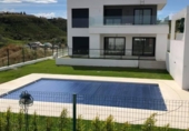Chalet independiente con terreno en venta en la España, Manilva, ref: TR240621 foto