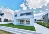 Chalet independiente con terreno en venta en la España, Manilva, ref: TR240621 foto