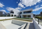 Chalet independiente con terreno en venta en la España, Manilva, ref: TR240621 foto