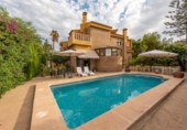 Chalet independiente con terreno en venta en la España, Alicante, ref: TR148476 foto