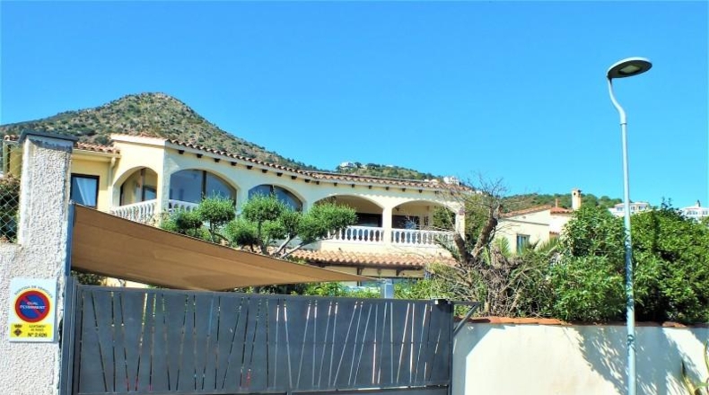 Gerona - Roses - 1073m2