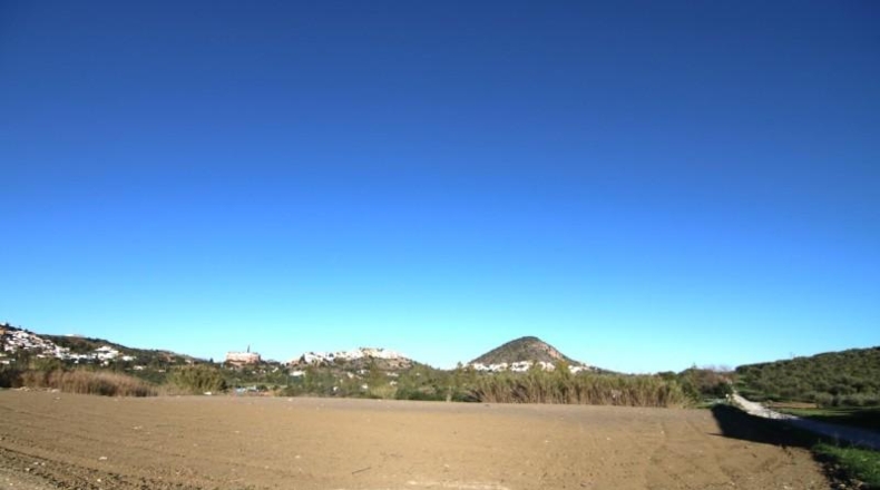 Málaga - Coín - 3000m2