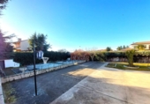 Chalet independiente con terreno en venta en la España, Ávila, ref: TR315929 foto