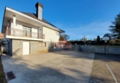 Chalet independiente con terreno en venta en la España, Ávila, ref: TR315929 foto