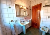 Chalet independiente con terreno en venta en la España, Ávila, ref: TR315929 foto
