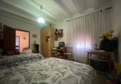 Отдельно стоящий дом с участком на продажу в городе Masdenverge Фото