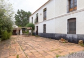 Chalet independiente con terreno en venta en la España, Málaga, ref: TR242720 foto