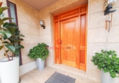 Chalet independiente con terreno en venta en la España, Olesa de Montserrat, ref: TR245604 foto