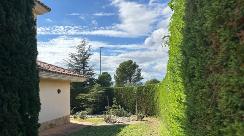 Tarragona - la Sénia - 1056m2