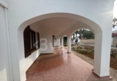 Отдельно стоящий дом с участком на продажу в городе Ciutadella de Menorca Фото