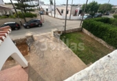 Отдельно стоящий дом с участком на продажу в городе Ciutadella de Menorca Фото