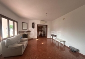 Отдельно стоящий дом с участком на продажу в городе Ciutadella de Menorca Фото