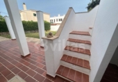 Отдельно стоящий дом с участком на продажу в городе Ciutadella de Menorca Фото