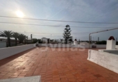 Отдельно стоящий дом с участком на продажу в городе Ciutadella de Menorca Фото