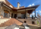 Chalet independiente con terreno en venta en la España, La Lastrilla, ref: TR180439 foto