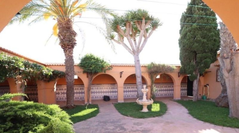 Alicante - Torrevieja - 1900m2