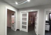 Отдельно стоящий дом с участком на продажу в городе Фуэнхирола Фото