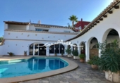 Xalet independent amb terreny en venda a la España, Calp, ref.: TR359890 foto