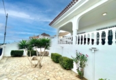 Chalet independiente con terreno en venta en la España, Arona, ref: TR345430 foto