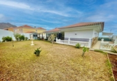 Chalet independiente con terreno en venta en la España, Arona, ref: TR345430 foto